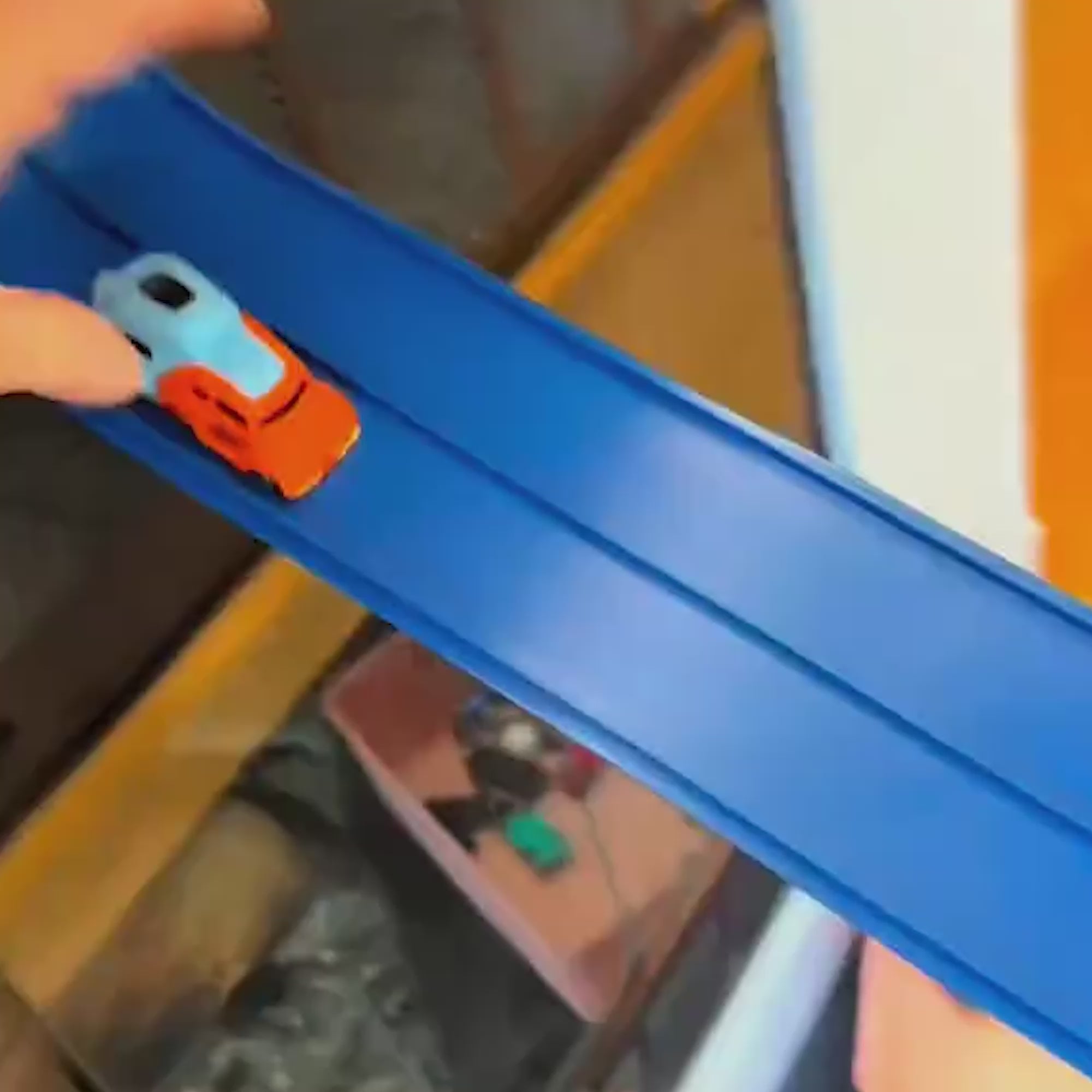 Załaduj wideo: Tor Flex 360° z Samochodami